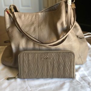 Coach purse and matching wallet